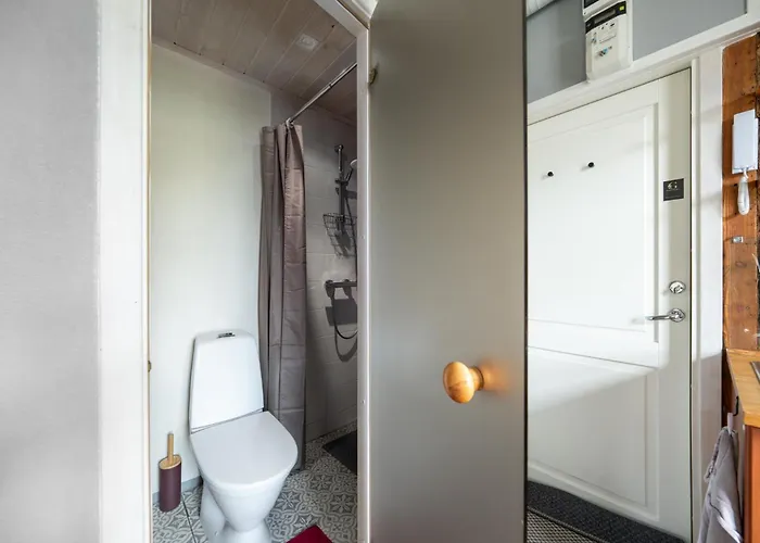 Garden Next To Telliskivi & Old Town 탈린