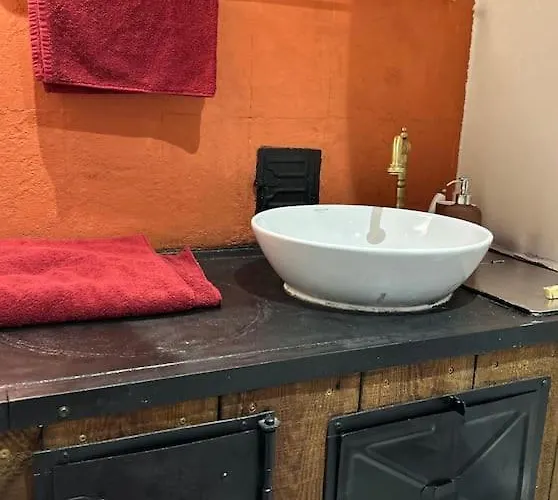 Garden Next To Telliskivi & Old Town Таллин